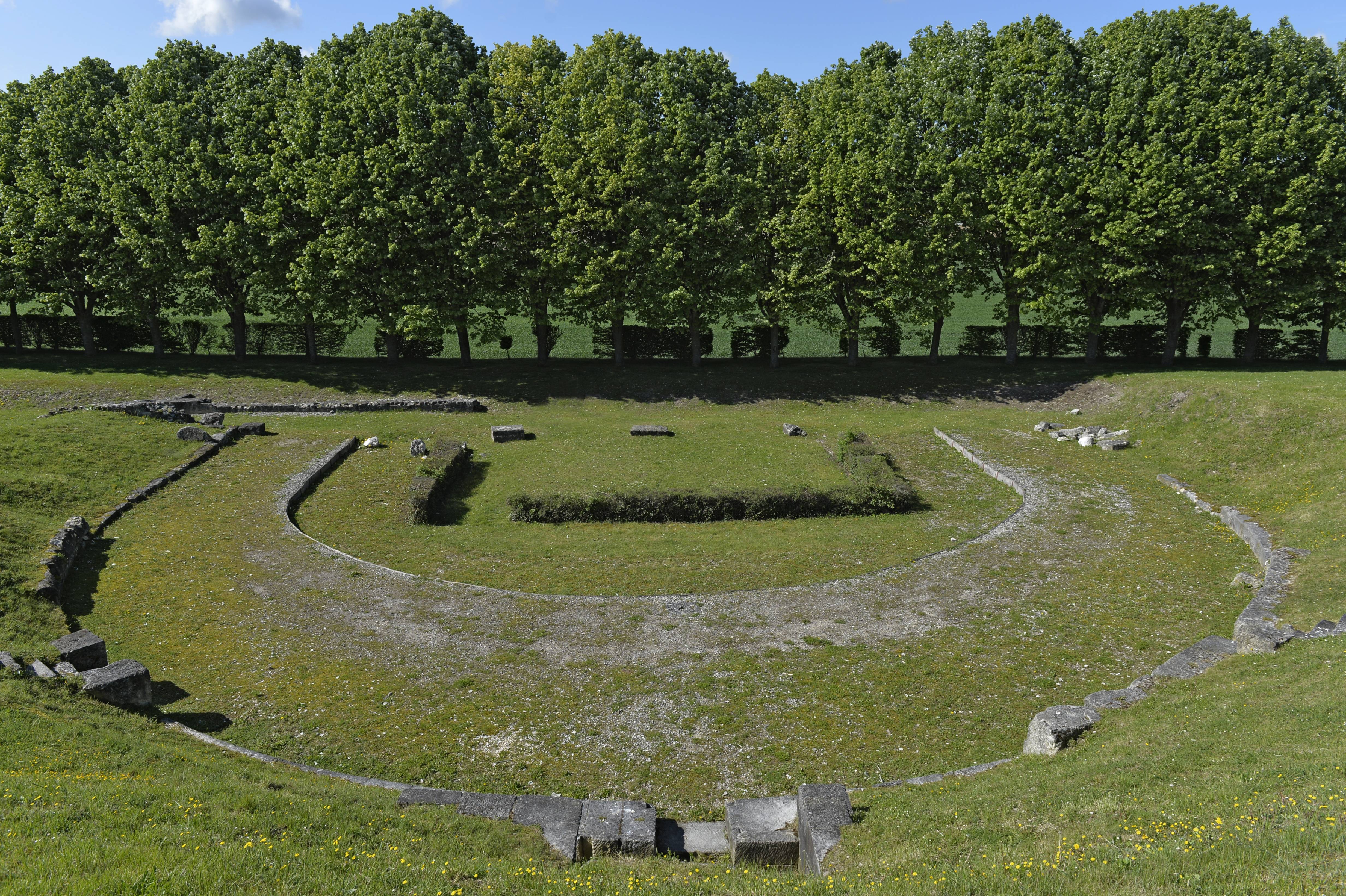 Théâtre Gallo-Romain - VENDEUIL-CAPLY - 43 km