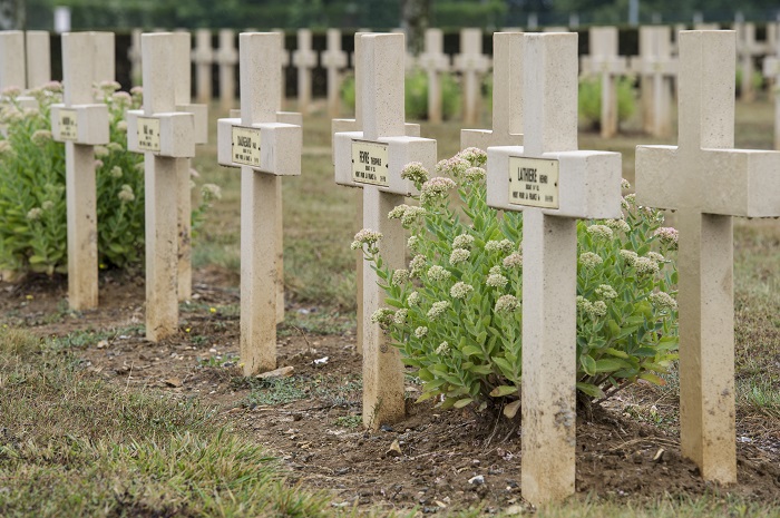 Nécropole militaire française - CATENOY - 9 km