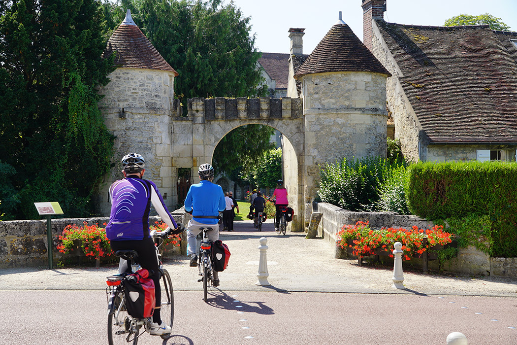 Village de Saint-Jean-Au-Bois et son abbaye - 37 km