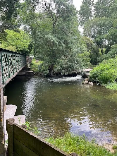 Pont et Cascade de ChĂąteau Renaud