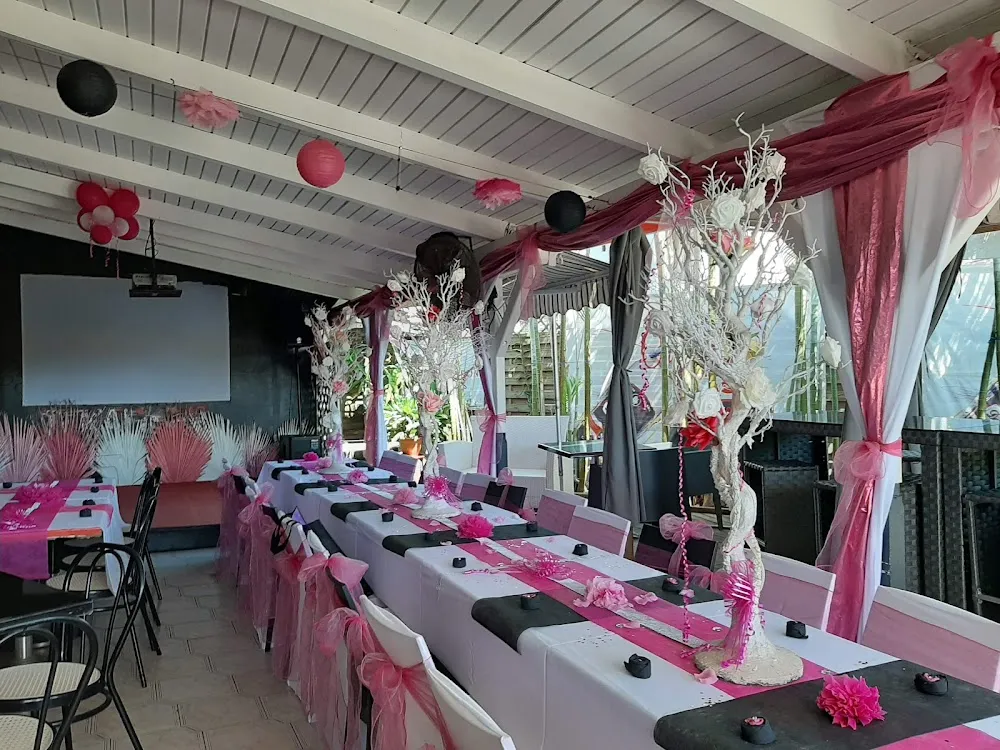 TI KALIPSO (restaurant, bar, lounge, karaoké)
