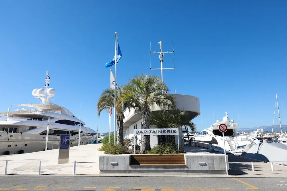 Port Pierre Canto