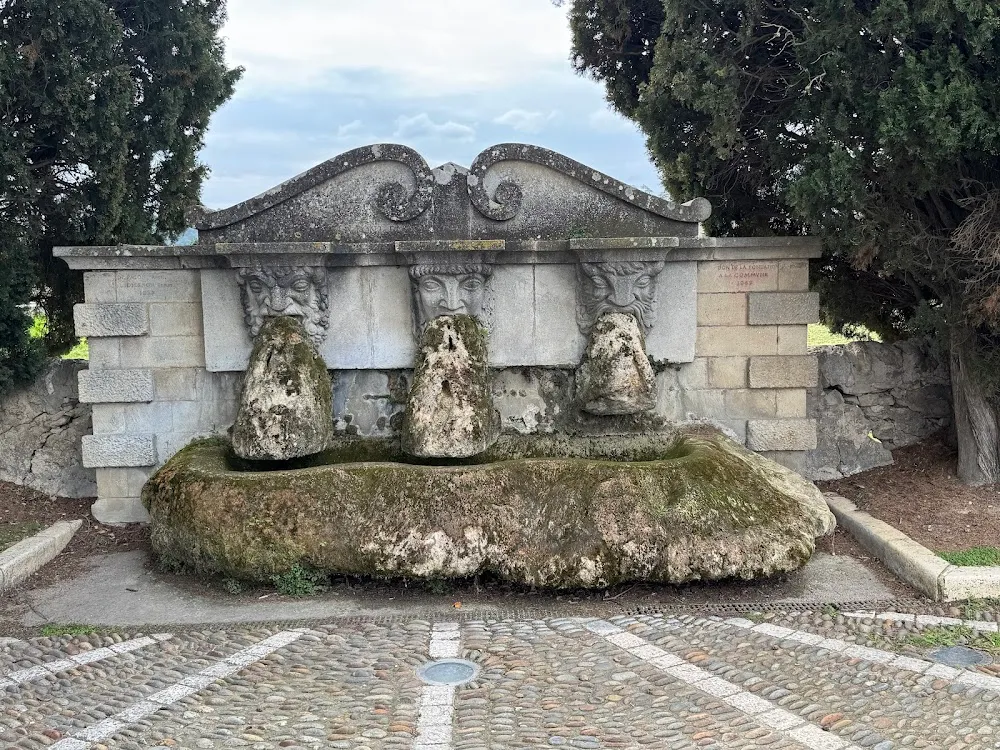 Fontaine aux Trois Masques