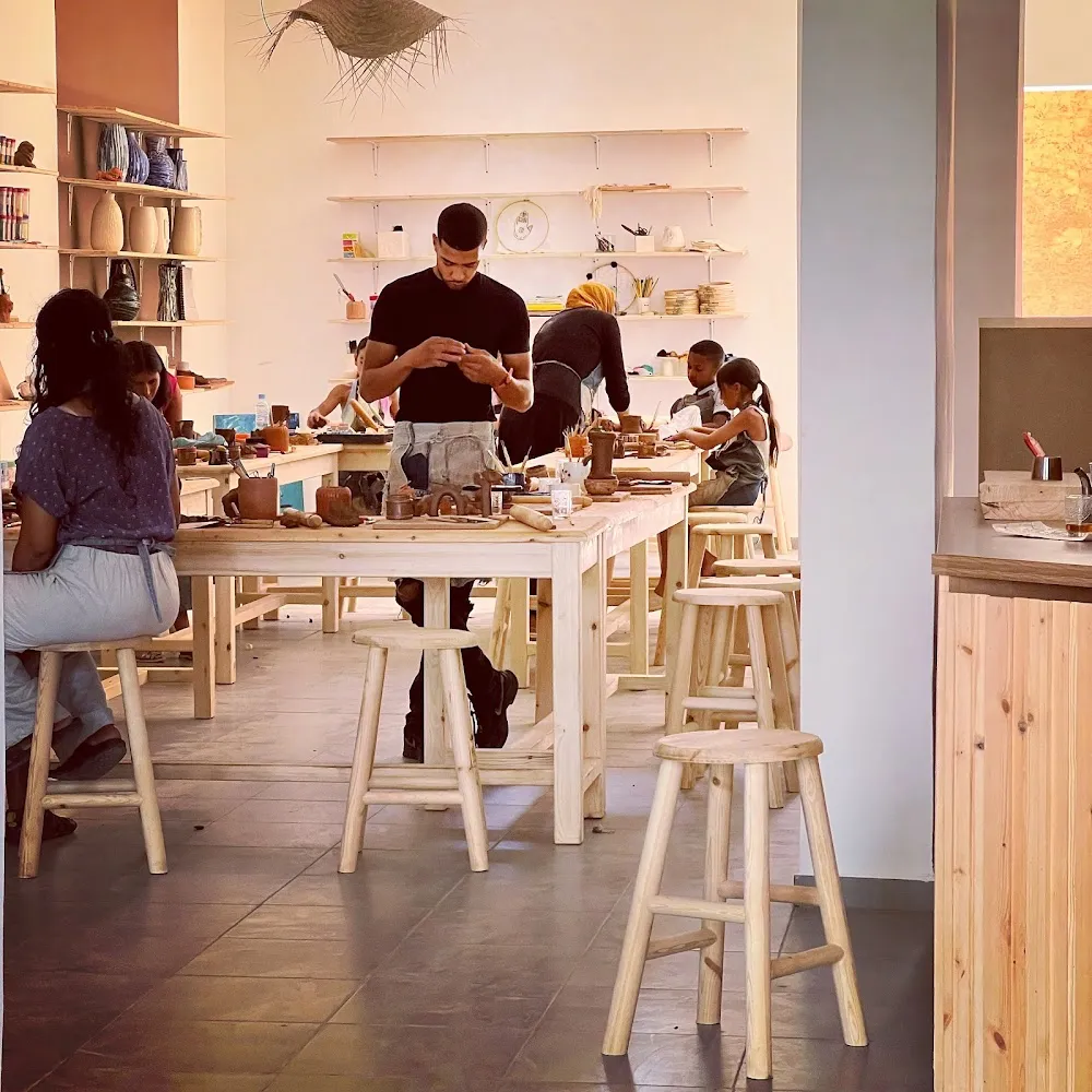Atelier Lamsaty handmade cours de poterie et Broderie