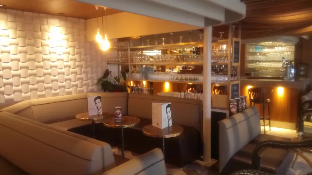 CHEZ MIMI