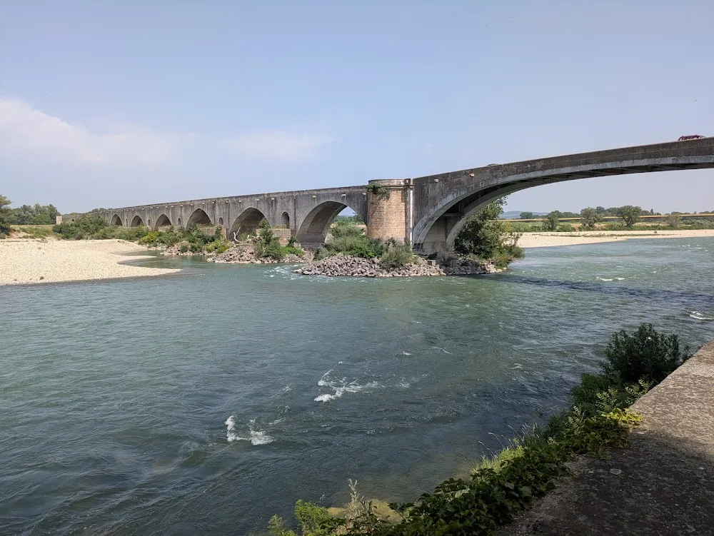 Vieux Pont médiéval du Saint-Esprit – XIVe siècle