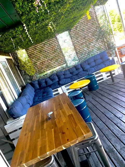 Le Surf Café
