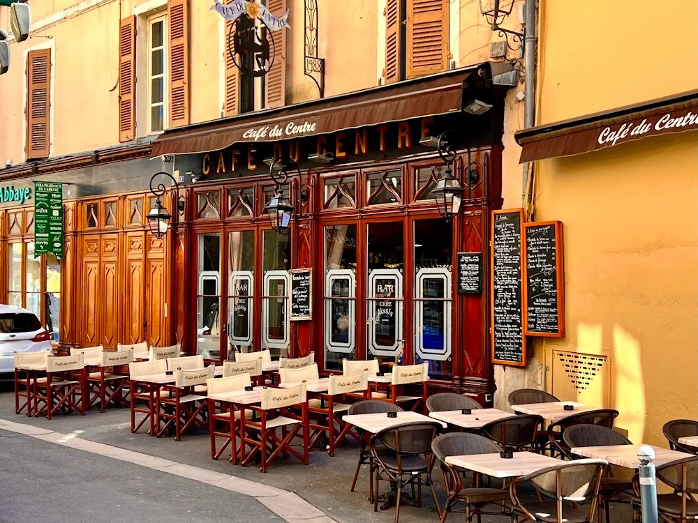 Café du centre "Chez Sissis"