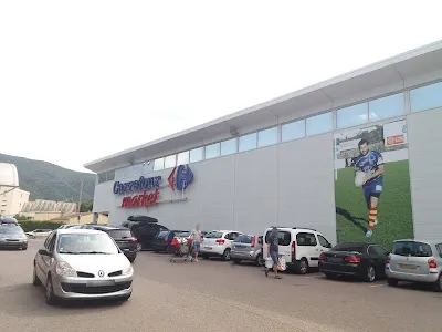 Carrefour Drive Ceret