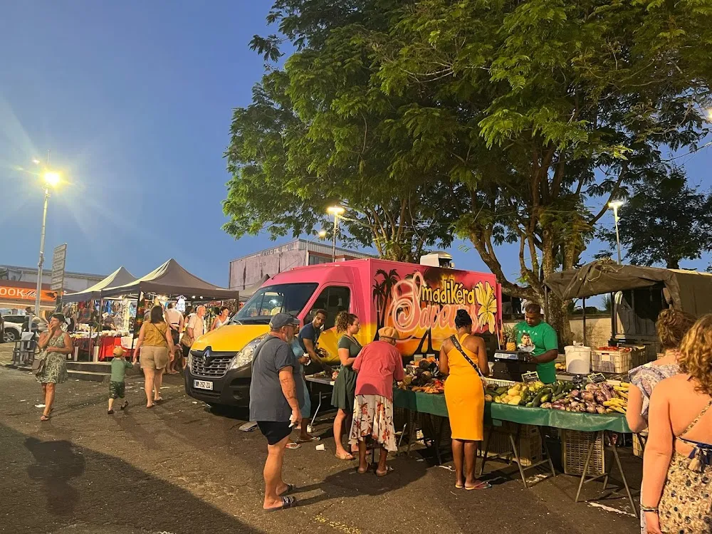 Marché nocturne Gosier