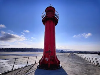 Le Phare Rouge