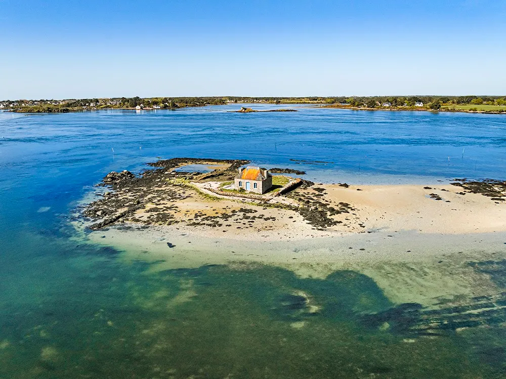 La petite maison aux volets bleus