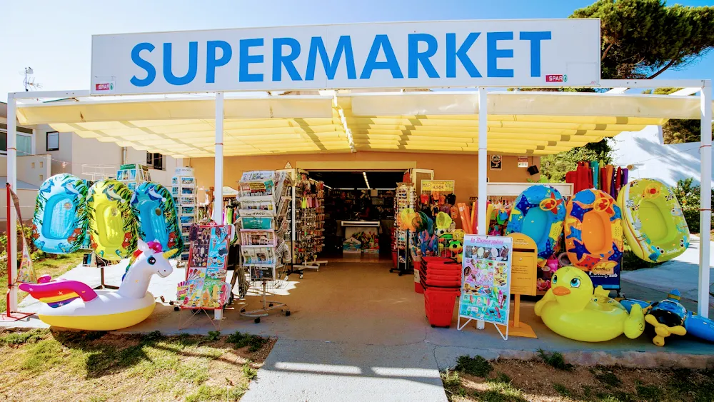 Supermarket La Masia