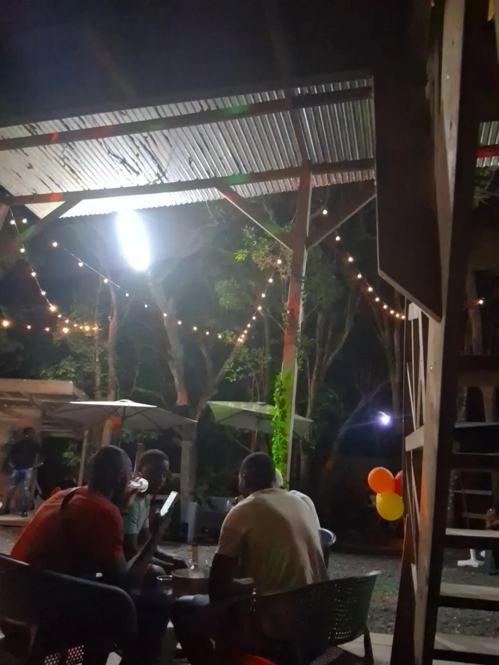 Moya lounge