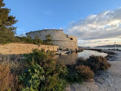 La Tour Royale