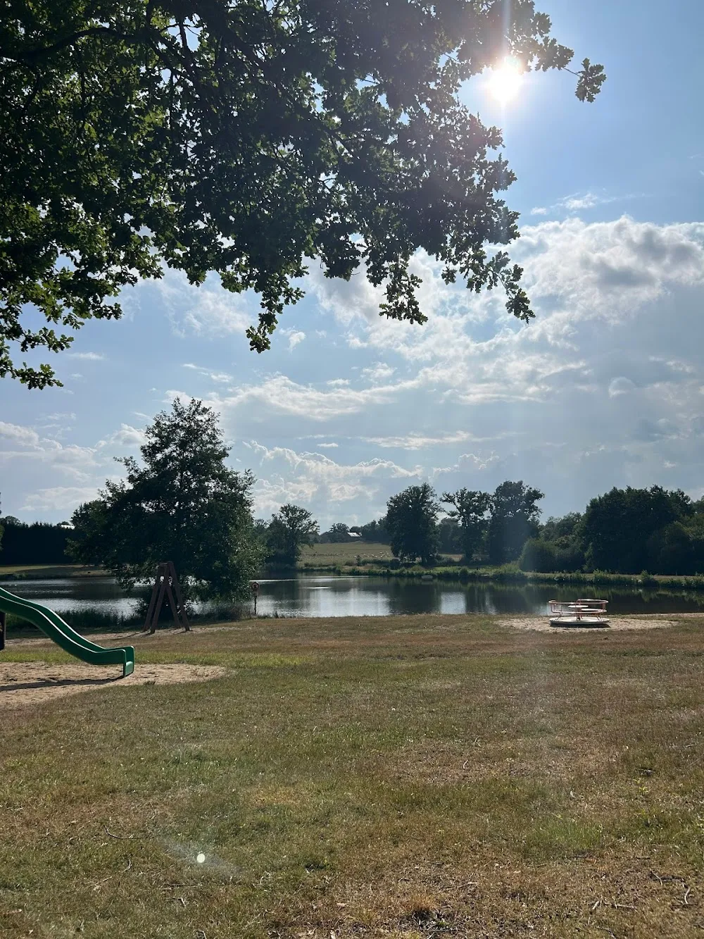 Plan d'eau et camping municipal